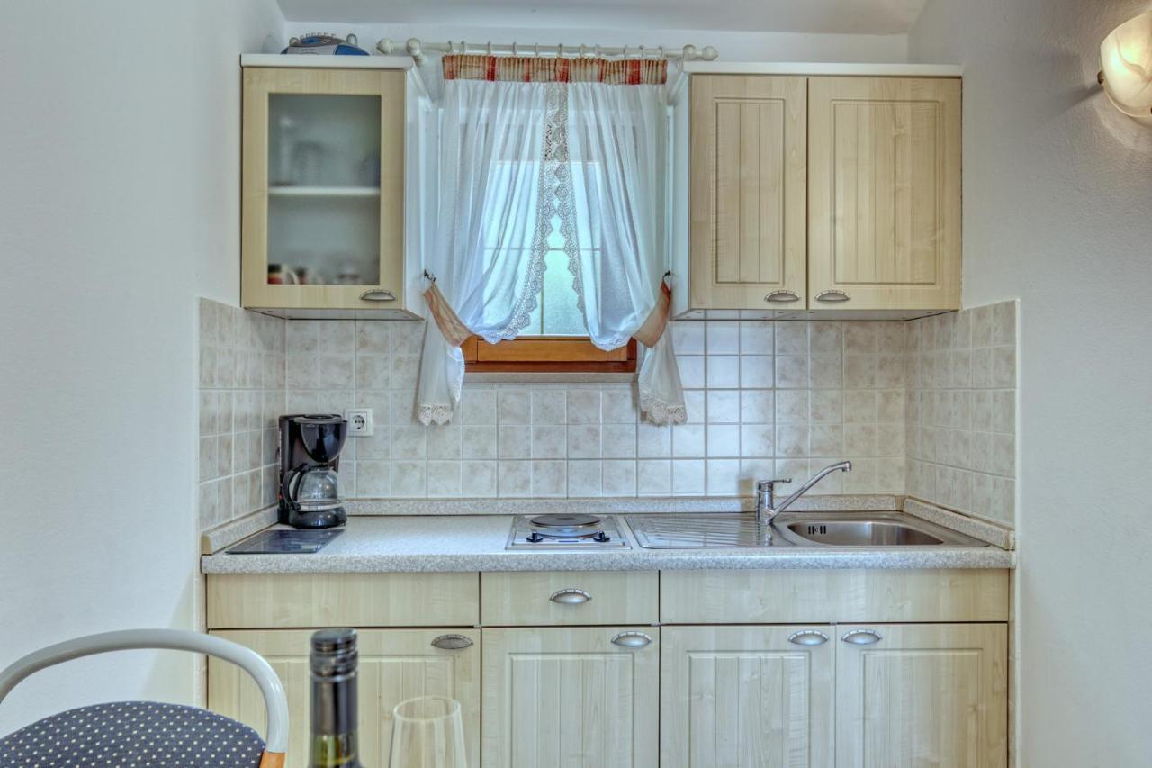 Apartmets Slavica 1644 Banjole Extérieur photo
