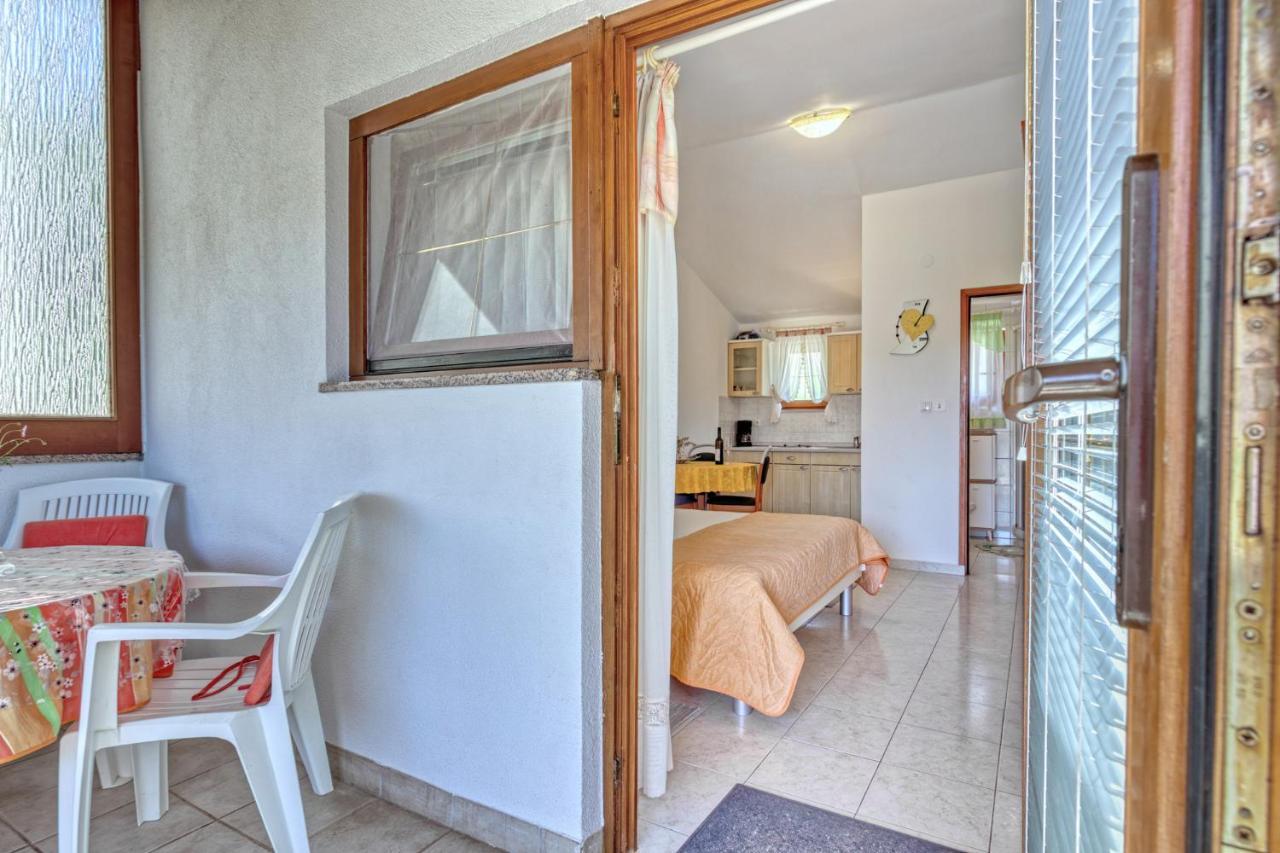 Apartmets Slavica 1644 Banjole Extérieur photo