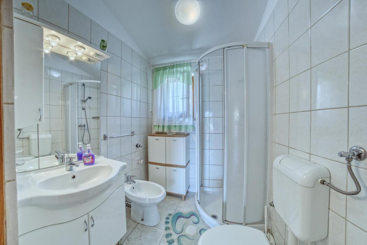Apartmets Slavica 1644 Banjole Extérieur photo