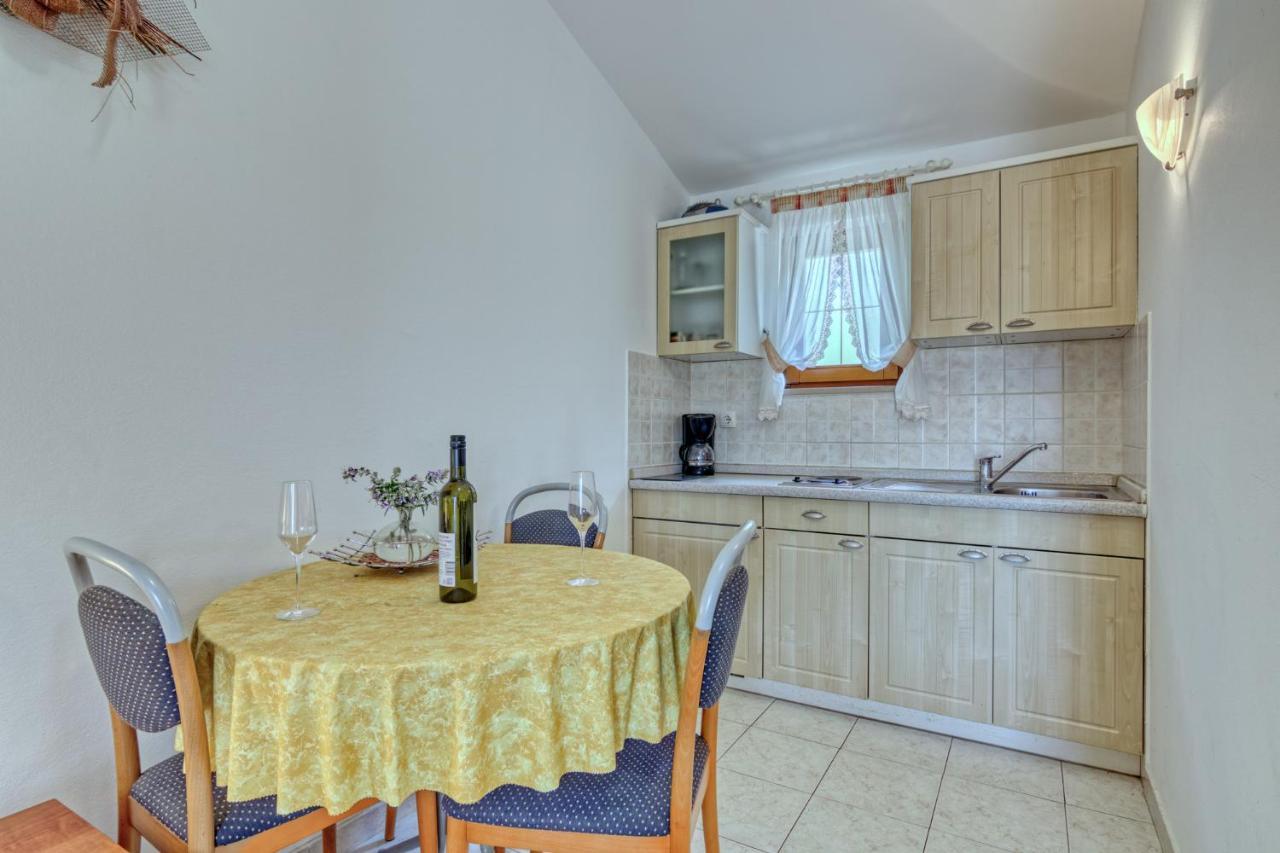 Apartmets Slavica 1644 Banjole Extérieur photo