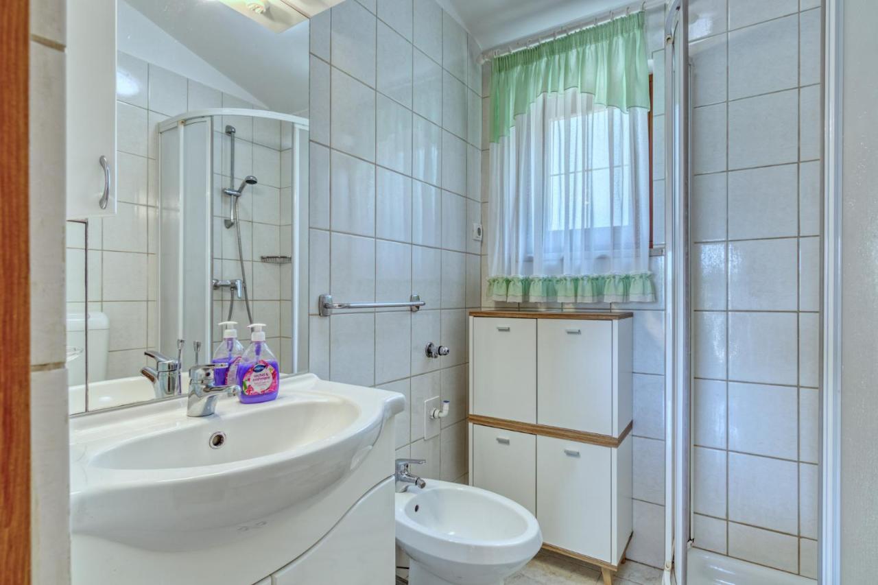 Apartmets Slavica 1644 Banjole Extérieur photo