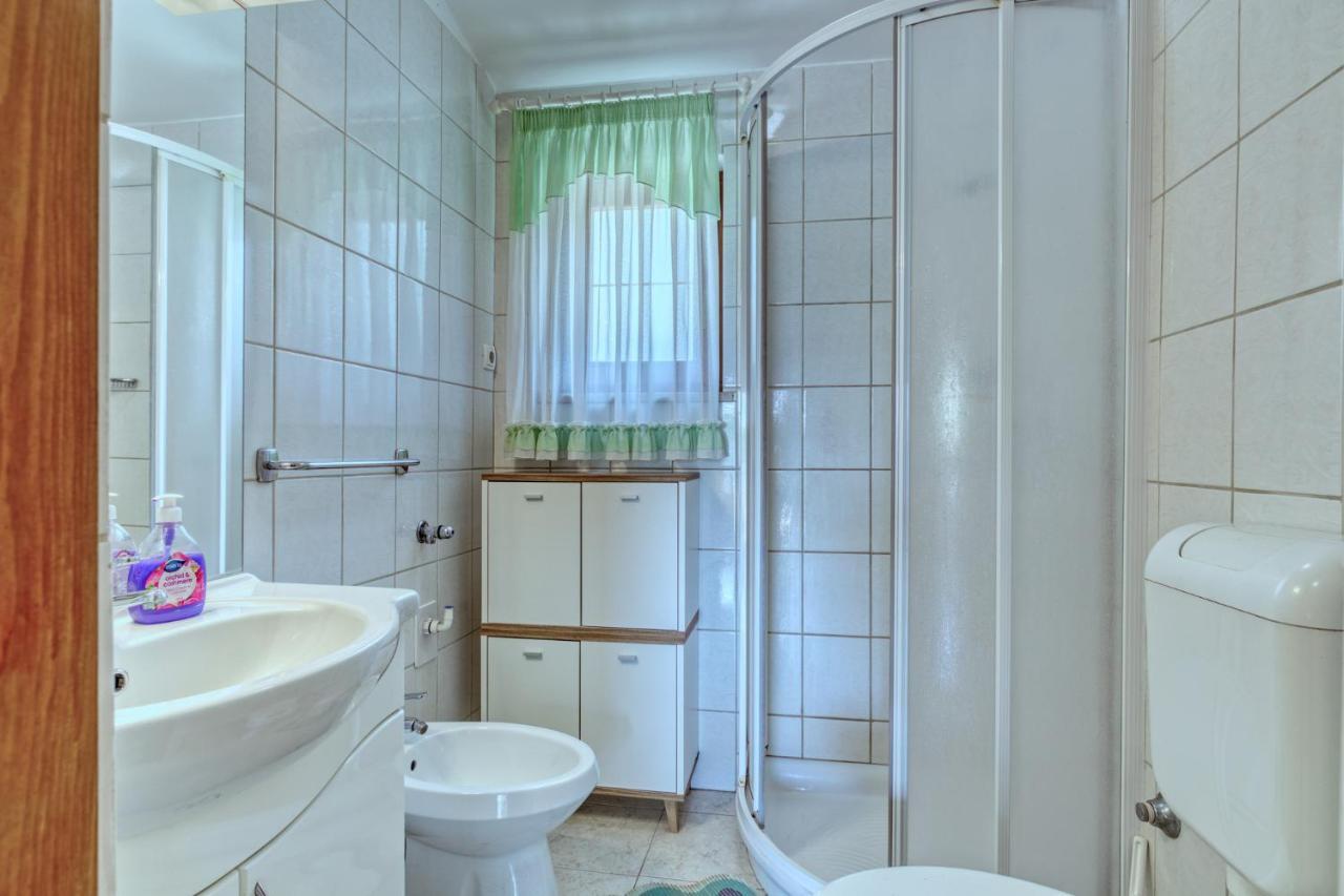 Apartmets Slavica 1644 Banjole Extérieur photo